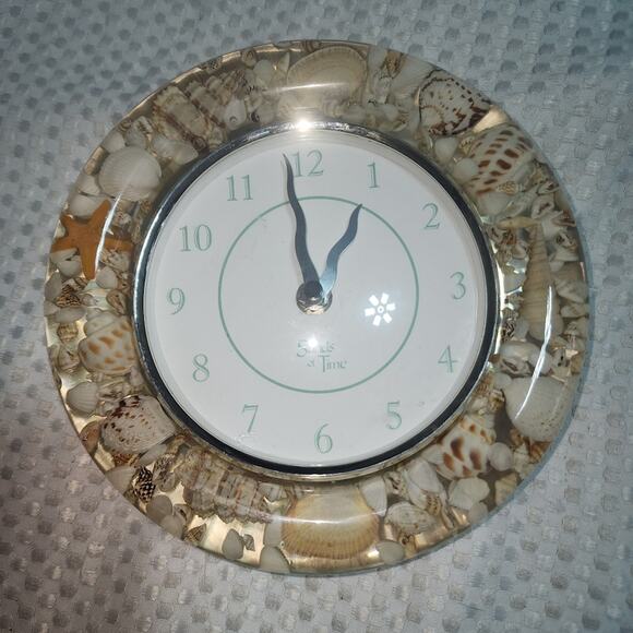 SANDS OF TIME 8" ACRYLIC LUCITE SEA SHELLS BEACH TIME WALL CLOCK BATTERY - Picture 1 of 8